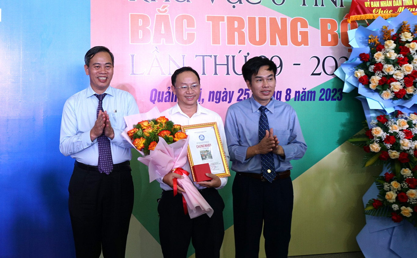 Tác giả Hồ Thanh Thọ (Tạp chí Cửa Việt) đoạt giải thưởng cao nhất tại liên hoan 